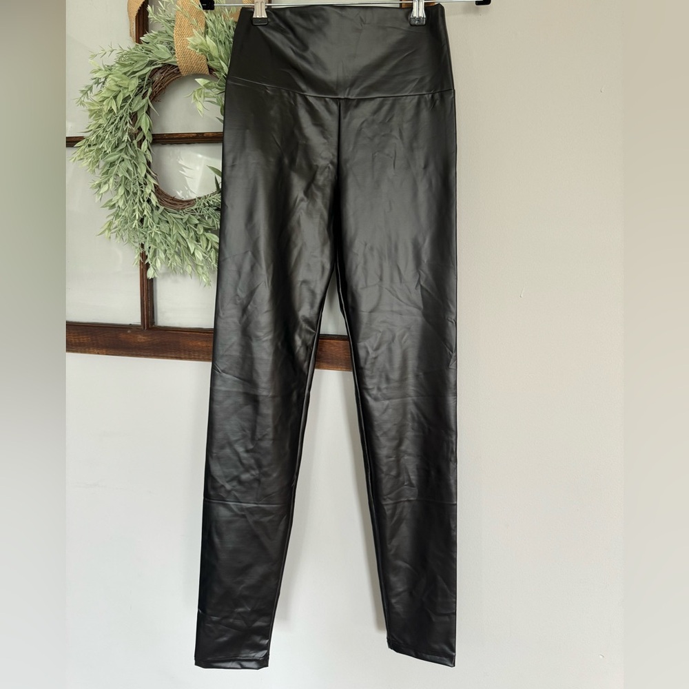 NWOT Faux Leather Leggings Size Medium